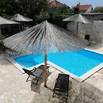 Didovi Dvori Апартаменты Бибинье