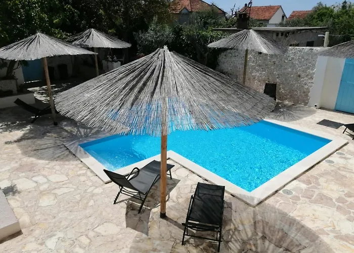 Didovi Dvori 아파트 비빈제